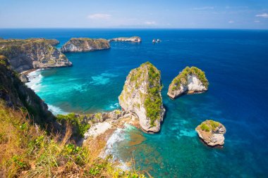 Nusa Batumategan ve Nusa Batupadasan - Bali yakınlarındaki Nusa Penida Adası, Endonezya.