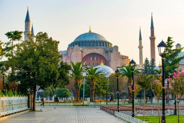 Eski İstanbul, Türkiye 'de Ayasofya kubbeleri ve minareleri