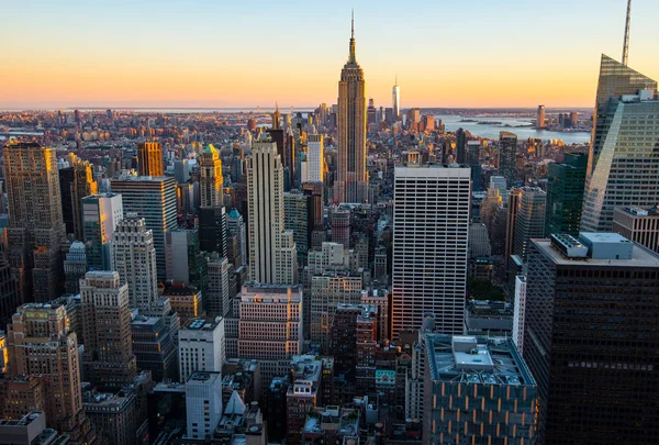 View of Manhattan skyline at sunset, New York City Royalty Free Stock Photos