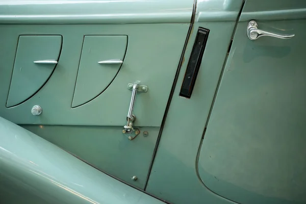 Auto d'epoca - dettaglio di elegante vecchio classico retrò auto d'epoca primo piano — Foto Stock