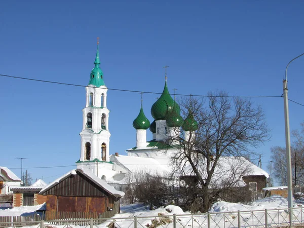 Rue Hiver Avec Temple Dans Village — Photo