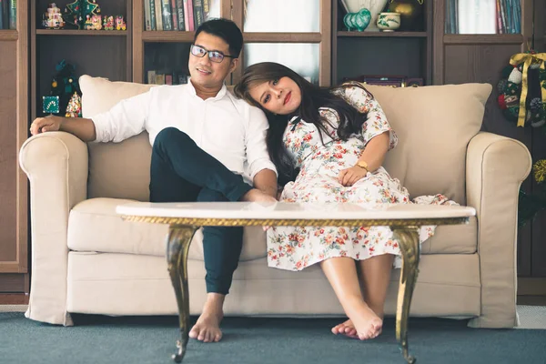 Casais Asiáticos Masculinos Femininos Que Homens Usam Camisas Brancas Mulheres — Fotografia de Stock