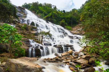 Mae Ya Şelalesi, Doi Inthanon Ulusal Parkı Chiang Mai Tayland.
