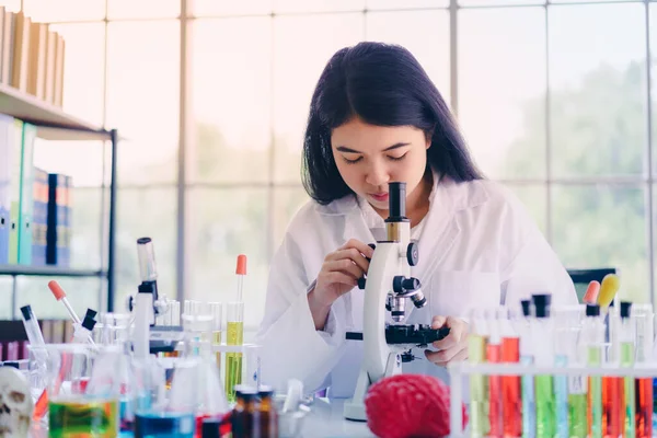 Young Scientists Look Microscope Laboratory Perform Some Research — Stock Photo, Image