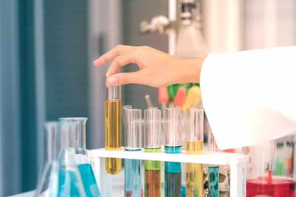 Close Student Hand Doen Van Wetenschap Experimenten Een Science Lab — Stockfoto