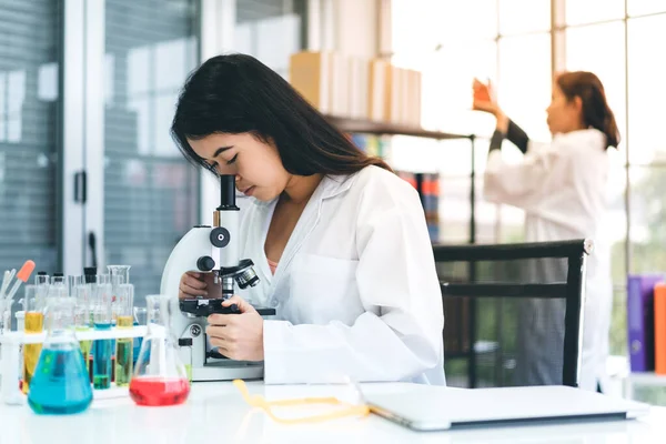 Young Scientist Looking Microscope Science Lab — Stock Photo, Image
