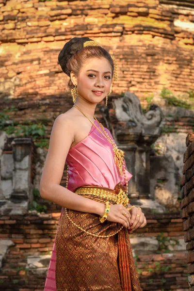 Mulher Tailandesa Bonita Traje Tradicional Tailândia Parque Histórico — Fotografia de Stock