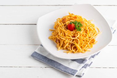 Bir tabak lezzetli spagetti.