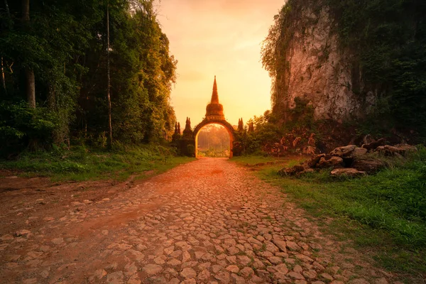 Brama Świątynna Dharma Khao Nai Luang Park Surat Thani Tajlandia — Zdjęcie stockowe