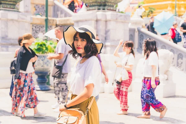 Bangkok Tayland Tapınakta Seyahat Eden Şapka Takan Asyalı Bir Kadının — Stok fotoğraf