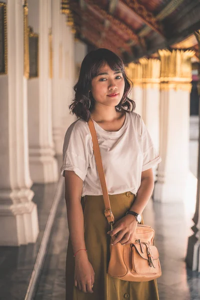 Portrait Femme Asiatique Portant Chapeau Voyageant Dans Temple Phra Kaew — Photo