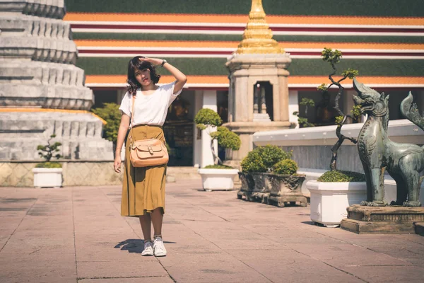 Portret Azjatki Podróżującej Świątyni Pho Bangkoku Tajlandia — Zdjęcie stockowe