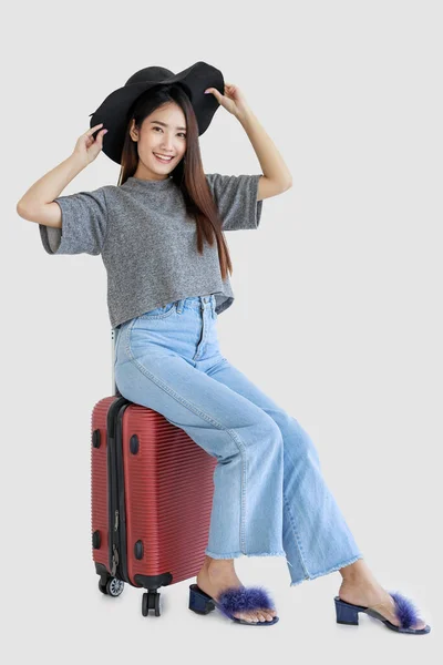 Long Haired Asian Woman Wearing Shirt Jeans Straw Hat Sitting — Stock Photo, Image