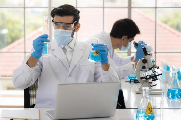 Health Care Researchers Working Life Science Laboratory Male Research Scientist — Stock Photo, Image