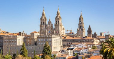 Santiago de Compostela görünümü ve şaşırtıcı Katedrali Santiago de Compostela yeni cephe geri