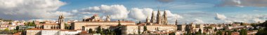 Santiago de Compostela geniş panoramik görünümü yüksek çözünürlük. St. James yolu kaderi. Hac. UNESCO Dünya Miras Listesi