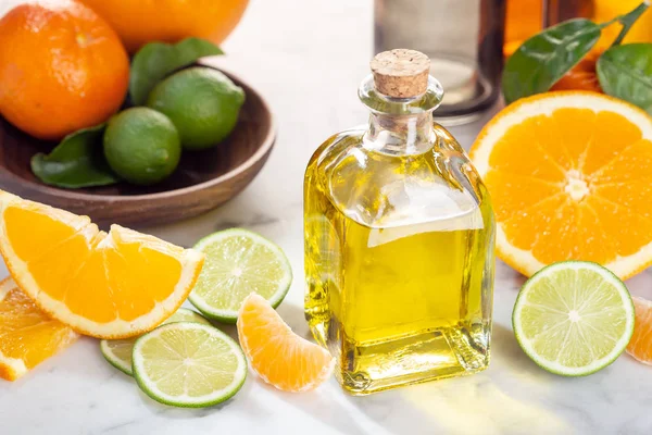 Citrus Essential Oil Citrus Oil Fruit Vitamin Serum Oil Beauty — Stock Photo, Image