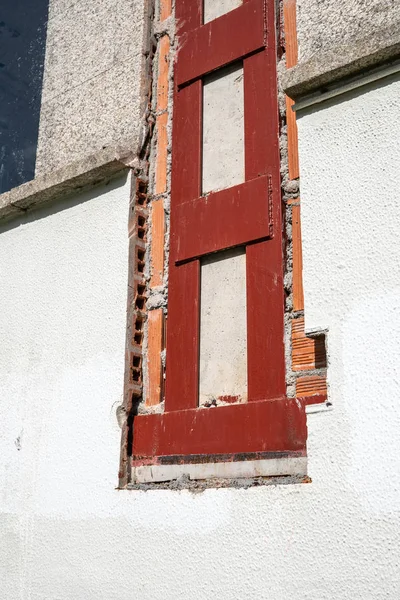 修理で金属構造を持つ建物 — ストック写真
