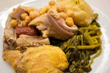 Galiçya yahnisi. Cocido gallego Galiçya tipik bir yemek, İspanya