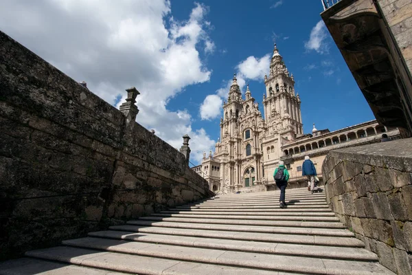 Vista da catedral de Santiago de Compostela. visão de ângulo baixo — Fotografia de Stock