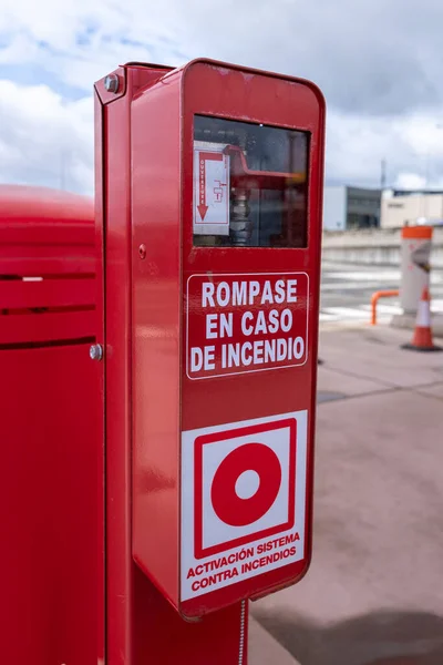 Ручна Активація Пожежної Сигналізації Відкритому Повітрі Повідомлення Про Читання Іспанською — стокове фото