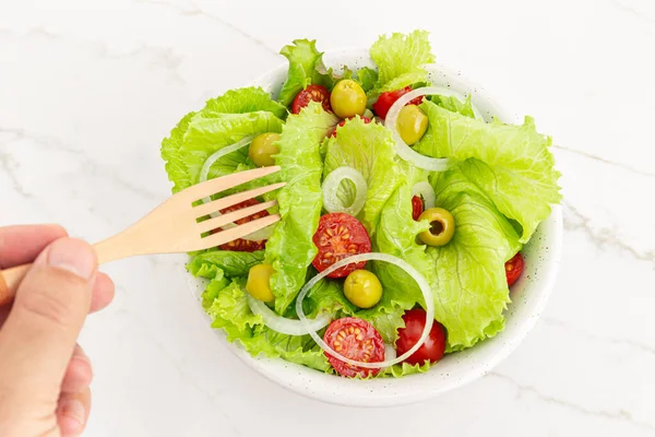 Hand Man Eating Fresh Healthy Salad Bowl Mediterranean Food — Stock Photo, Image