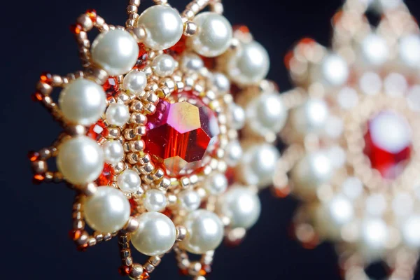 Handmade Jewelry Made Beads Macro Earrings White Beads Earrings Stones — Stock Photo, Image