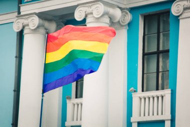 Kiev, Ukrayna, 06.23.2019. LGBT geçit töreni, gey, lezbiyen, travesti hakları için eşitlik Yürüyüşü. Cinsiyet olmayan ikili insanlar hakları için mücadele