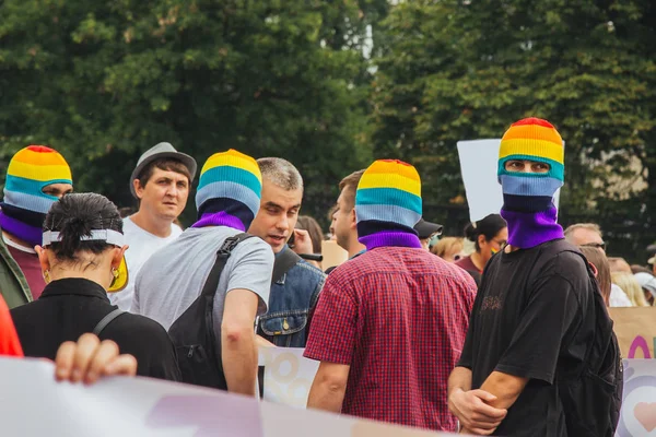 Kiev, Ukraine, 06.23.2019. LGBT parade, March of equality for the rights of gays, lesbians, transvestites. Gender non-binary people fight for rights — Stock Photo, Image