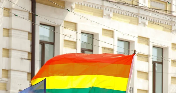 Kiev, Ucrania, 06.23.2019. Desfile LGBT, Marcha de igualdad por los derechos de gays, lesbianas, travestis. Género personas no binarias luchan por los derechos —  Fotos de Stock