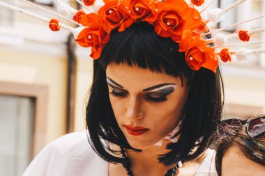 Kiev, Ukrayna, 06.23.2019. LGBT geçit töreni, gey, lezbiyen, travesti hakları için eşitlik Yürüyüşü. Cinsiyet olmayan ikili insanlar hakları için mücadele