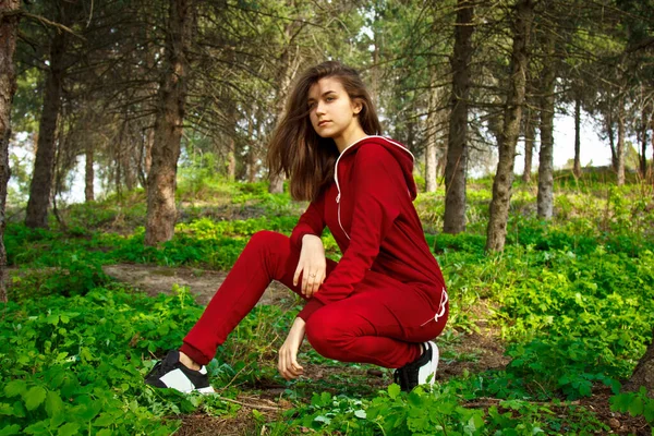 Hermosa Chica Joven Chándal Practica Deportes Parque Naturaleza Estilo Vida — Foto de Stock