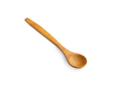 Tahta kaşık beyaz arkaplanda izole edildi