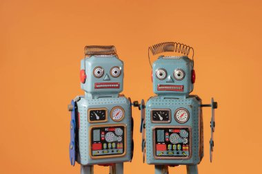 Eski model robot teneke oyuncak