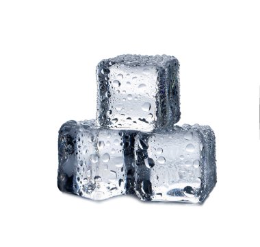 Beyaz arkaplanda buz küpleri