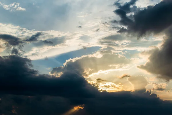 Céu Dramático Colorido Com Nuvem Pôr Sol — Fotografia de Stock