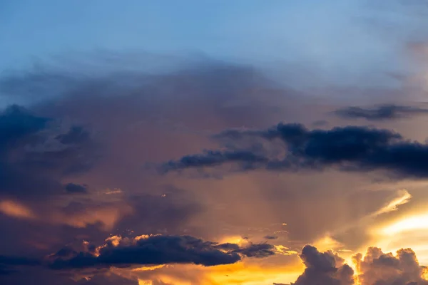 Céu Dramático Colorido Com Nuvem Pôr Sol — Fotografia de Stock