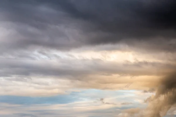 Colorido Cielo Dramático Con Nube Atardecer —  Fotos de Stock