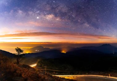 Panorama Samanyolu Galaksisi Doi inthanon Chiang Mai, Tayland