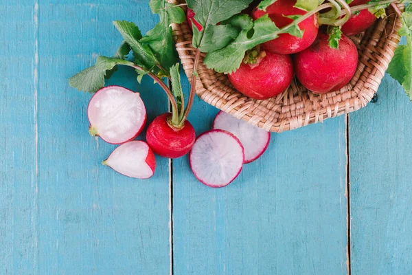 Red Fresh Radish Wooden — Stock Photo, Image