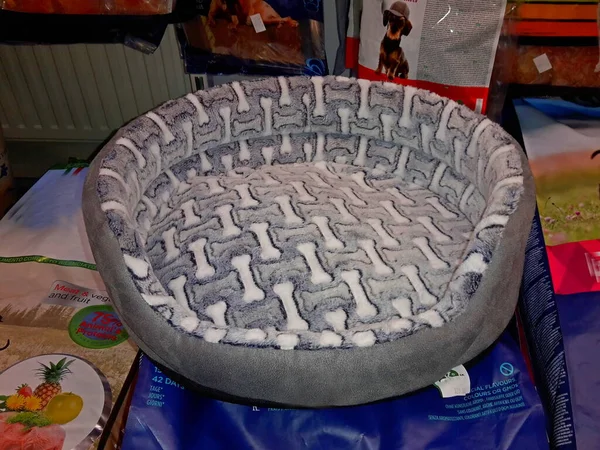 Cama Para Perros Hecha Tela Textil Gris Con Motivo Huesos — Foto de Stock