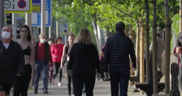 Madrid Spain May 2020 People Walking Doing Individual Sport Massive — Stock Video