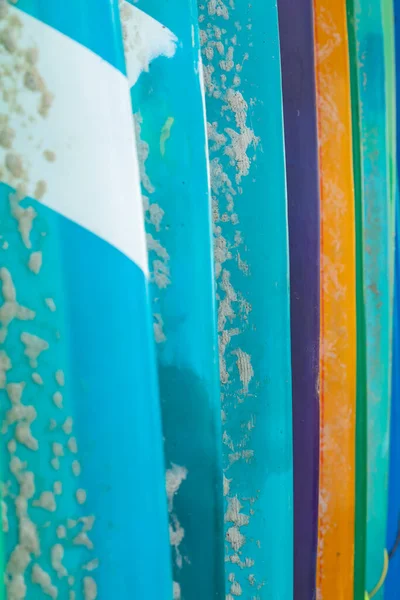 Φωτεινά Χρωματιστά Σανίδες Surf Στην Παραλία Canggu Νότια Του Μπαλί — Φωτογραφία Αρχείου