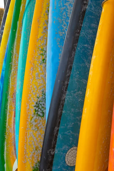 Tavole Surf Colorate Sulla Spiaggia Canggu Sud Bali Indonesia Una — Foto Stock