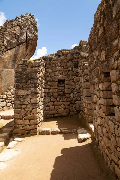 Machu Picchu, Peru - 6 Nisan 2014: Machu Picchu, Peru 'daki İnka medeniyetinin mimari ve binalarının ayrıntıları.
