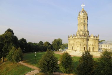 Gecenin büyük Kilisesi