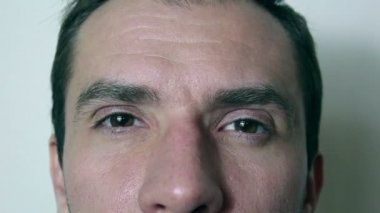 genç yakışıklı işadamı portresi.