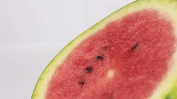Skivad Saftig Vattenmelon Med Frön Röd Massa Färsk Saftig Randig — Stockvideo