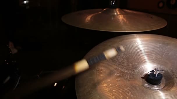 Close Van Een Drummer Die Drumstel Speelt Close Van Hand — Stockvideo