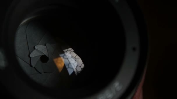 Primer Plano Lente Foto Abertura Reflejos Multicolores Ventana Lente Cámara — Vídeo de stock